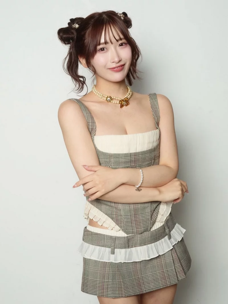 Ảnh Waka Misono Trong Outfit Cá Tính