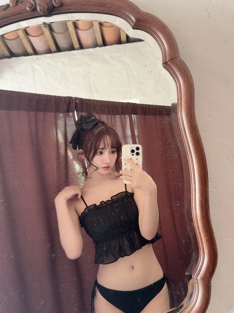 Ảnh Yua Mikami Trong Phong Cách Vintage Ảnh Yua Mikami Trong Phong Cách Vintage