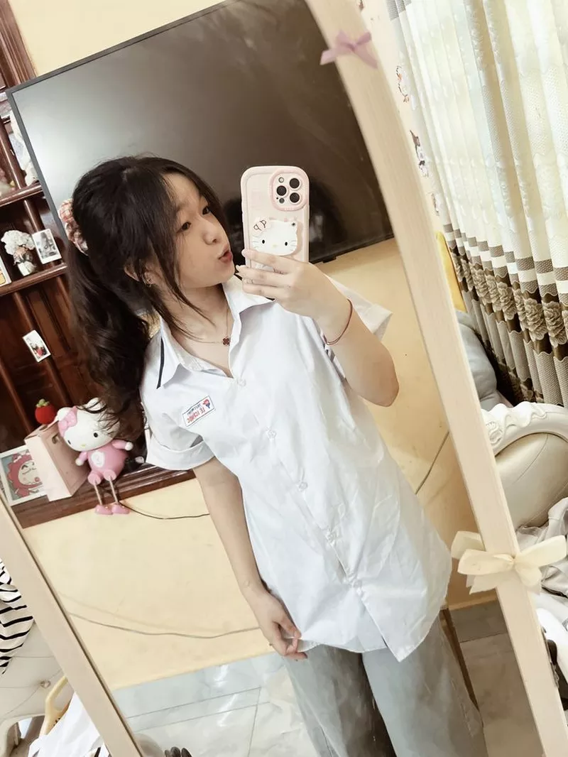 Ảnh gái xinh lớp 10 trong hoạt động của lớp Ảnh gái xinh lớp 10 trong hoạt động của lớp