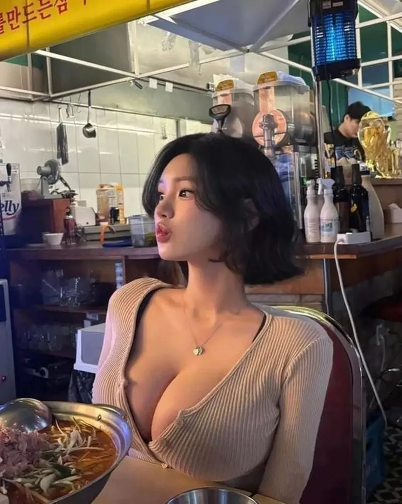 Gái Xinh Có Tâm Hồn To Và Tròn Trong Phong Cách Thanh Lịch Gái Xinh Có Tâm Hồn To Và Tròn Trong Phong Cách Thanh Lịch