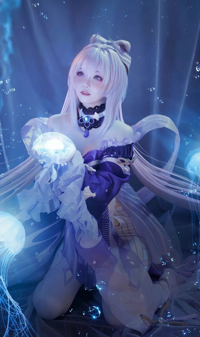 Gái Xinh Cosplay Anime Tạo Dáng Trong Khung Cảnh Thơ Mộng Gái Xinh Cosplay Anime Tạo Dáng Trong Khung Cảnh Thơ Mộng