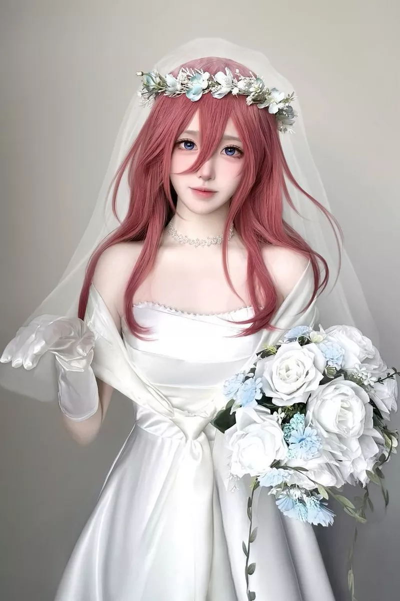 Gái Xinh Cosplay Anime Tạo Dáng Trước Ống Kính Gái Xinh Cosplay Anime Tạo Dáng Trước Ống Kính