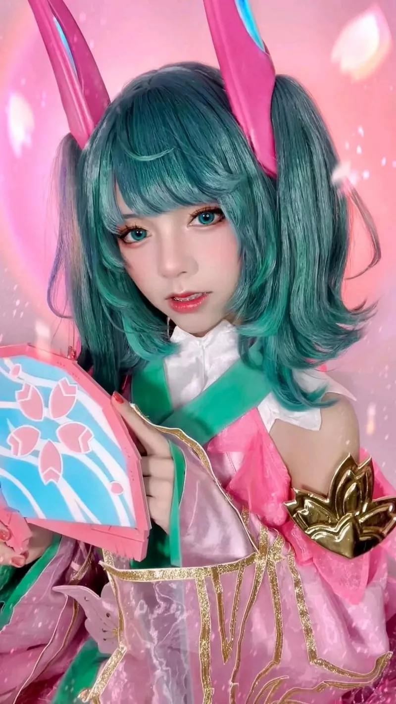Gái Xinh Cosplay Liên Quân Với Phụ Kiện Được Đầu Tư Tỉ Mỉ Gái Xinh Cosplay Liên Quân Với Phụ Kiện Được Đầu Tư Tỉ Mỉ