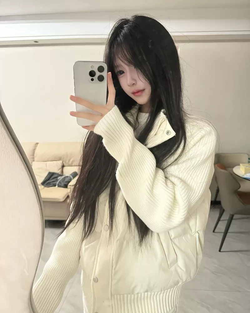 Gái Xinh Douyin Trong Không Gian Sang Trọng Và Hiện Đại Gái Xinh Douyin Trong Không Gian Sang Trọng Và Hiện Đại