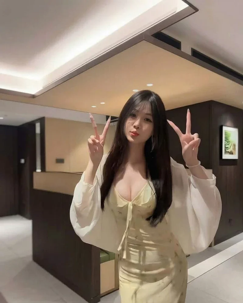 Gái Xinh Douyin Với Góc Chụp Cận Mặt Đầy Ấn Tượng Gái Xinh Douyin Với Góc Chụp Cận Mặt Đầy Ấn Tượng