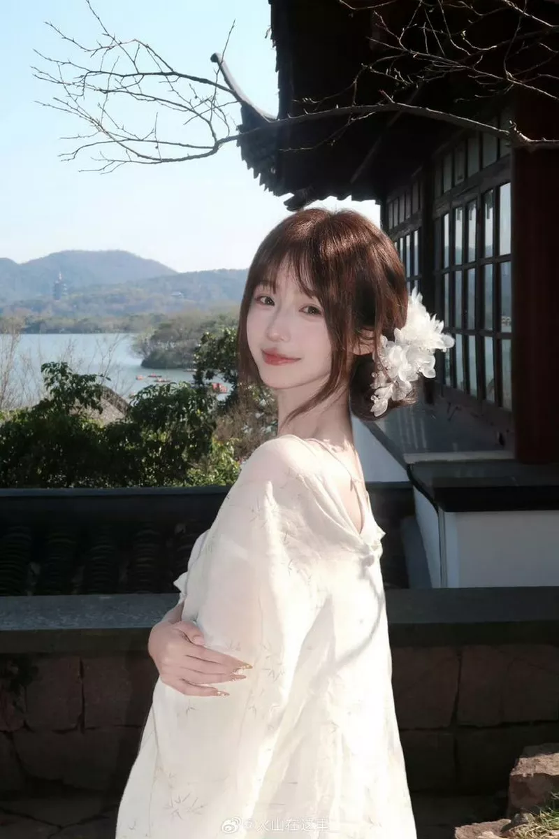 Gái Xinh Douyin Với Vẻ Ngoài Dịu Dàng Và Nét Đẹp Tự Nhiên Gái Xinh Douyin Với Vẻ Ngoài Dịu Dàng Và Nét Đẹp Tự Nhiên