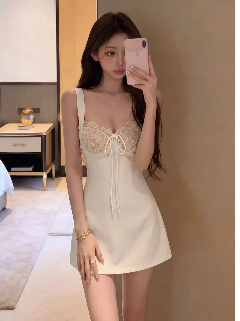Gái Xinh Mặc Đồ Ngủ Với Phong Cách Dễ Thương Và Tự Nhiên Gái Xinh Mặc Đồ Ngủ Với Phong Cách Dễ Thương Và Tự Nhiên