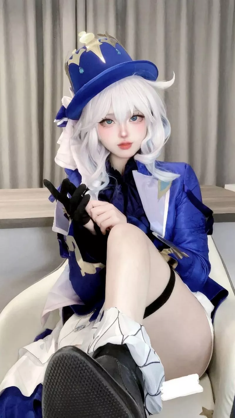 Gái Xinh Trung Quốc Cosplay Với Phụ Kiện Nhân Vật Đầy Ấn Tượng Gái Xinh Trung Quốc Cosplay Với Phụ Kiện Nhân Vật Đầy Ấn Tượng