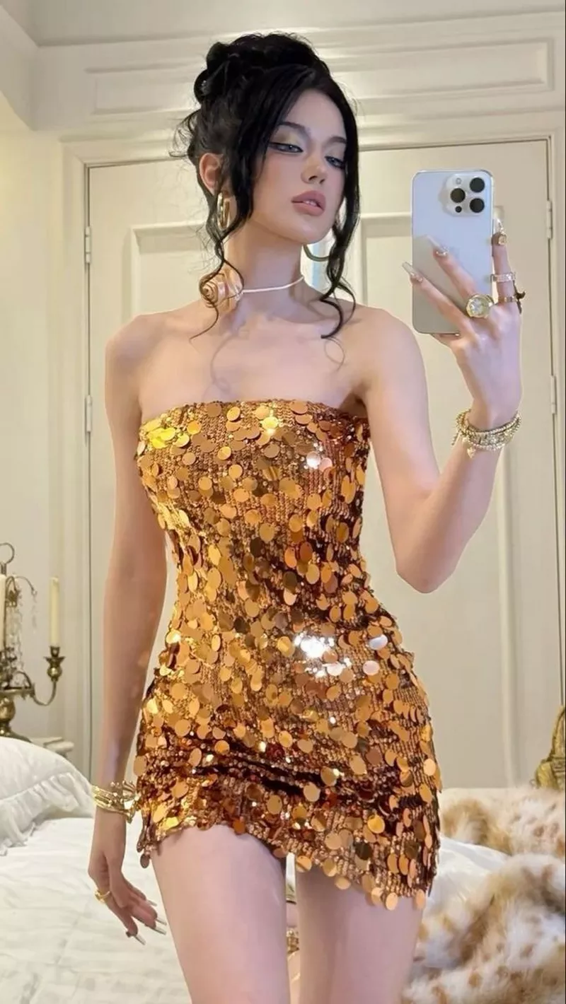 Gái Xinh Trung Quốc Mặc Váy Ngắn Tạo Dáng Đầy Cuốn Hút Gái Xinh Trung Quốc Mặc Váy Ngắn Tạo Dáng Đầy Cuốn Hút