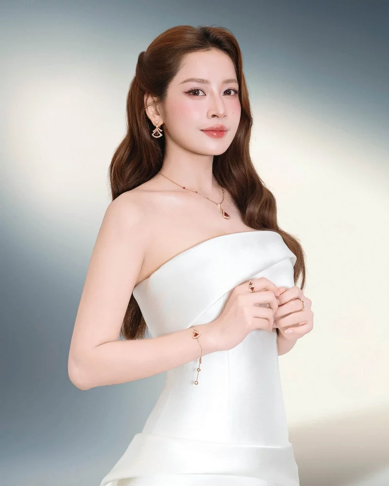 Ảnh Chi Pu Đẹp Lung Linh Trong Những Khoảnh Khắc Thời Trang Ảnh Chi Pu Đẹp Lung Linh Trong Những Khoảnh Khắc Thời Trang