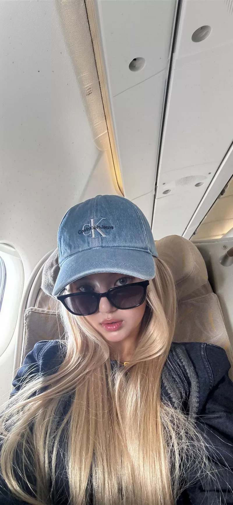 Ảnh Danielle (NewJeans) Trong Concept Thời Trang Đầy Sáng Tạo