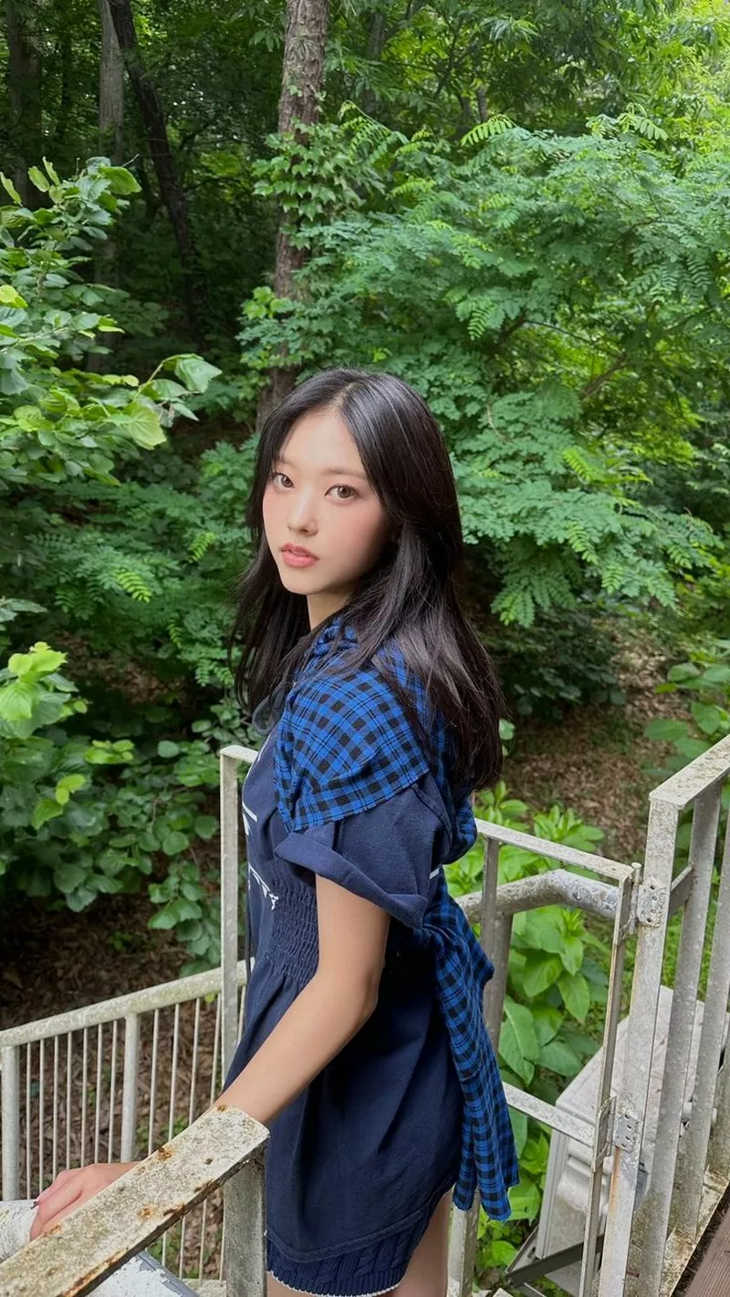 Ảnh Haerin (NewJeans) Trong Concept K pop Hiện Đại Và Nổi Bật