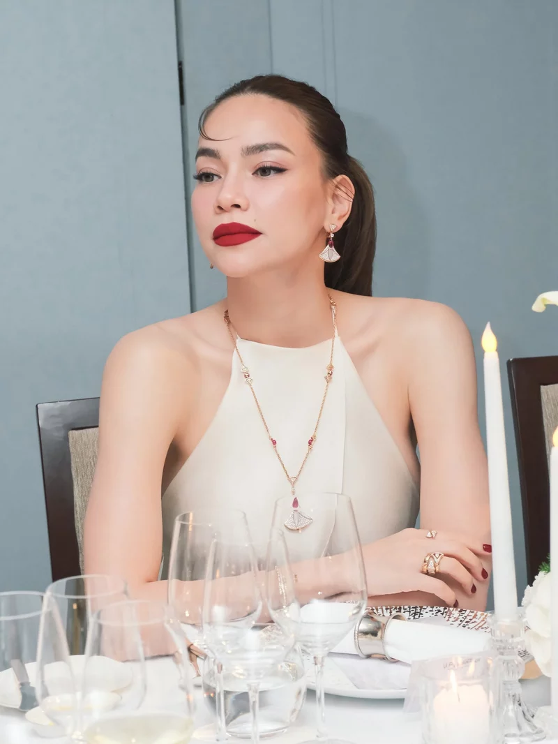 Ảnh Hồ Ngọc Hà Đẹp Mắt Với Những Góc Chụp Đầy Sức Hút Ảnh Hồ Ngọc Hà Đẹp Mắt Với Những Góc Chụp Đầy Sức Hút
