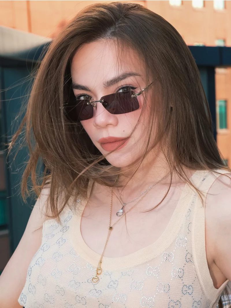 Ảnh Hồ Ngọc Hà Rạng Ngời Với Phong Cách Nữ Tính Và Thanh Lịch Ảnh Hồ Ngọc Hà Rạng Ngời Với Phong Cách Nữ Tính Và Thanh Lịch