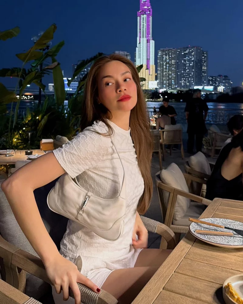 Ảnh Hồ Ngọc Hà Thời Trang Cá Tính Với Những Tạo Hình Ấn Tượng Ảnh Hồ Ngọc Hà Thời Trang Cá Tính Với Những Tạo Hình Ấn Tượng