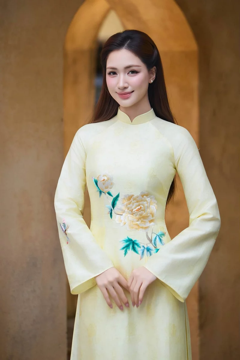 Ảnh Hòa Minzy sang trọng với tạo hình thời trang tinh tế