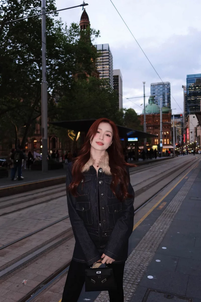 Ảnh Hòa Minzy thu hút với ánh mắt và nụ cười đầy cảm xúc