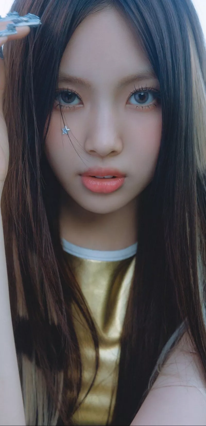 Ảnh Hyein (NewJeans) Mang Phong Cách K pop Năng Động