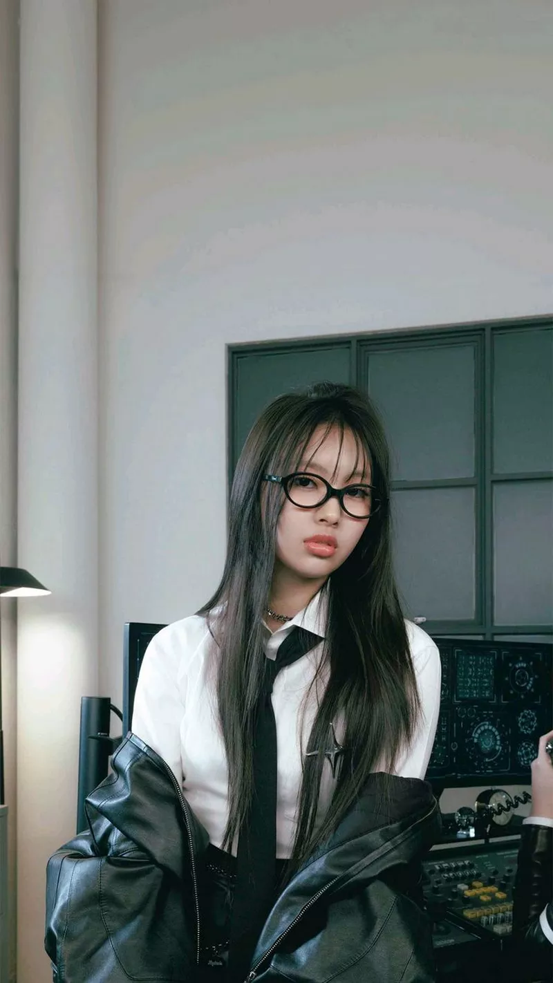 Ảnh Hyein (NewJeans) Rạng Rỡ Trong Những Sự Kiện Âm Nhạc