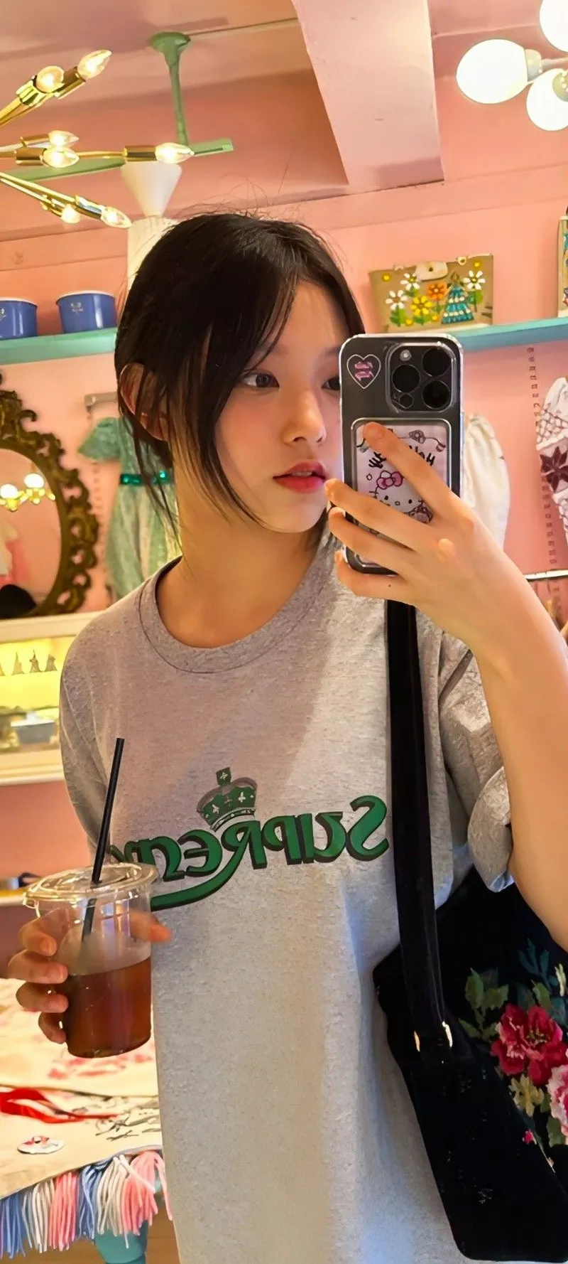 Ảnh Hyein (NewJeans) Với Phong Cách Thời Trang Hiện Đại