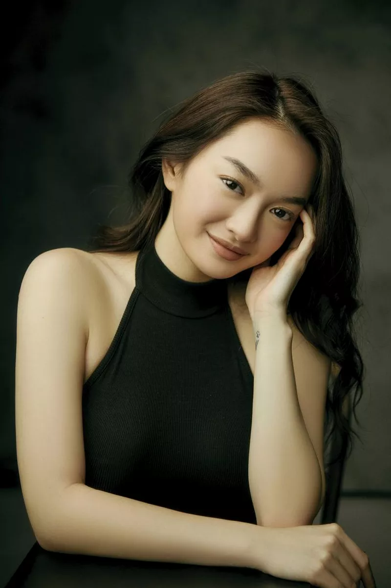 Ảnh Kaity Nguyễn cuốn hút cùng phong cách thời trang trẻ trung