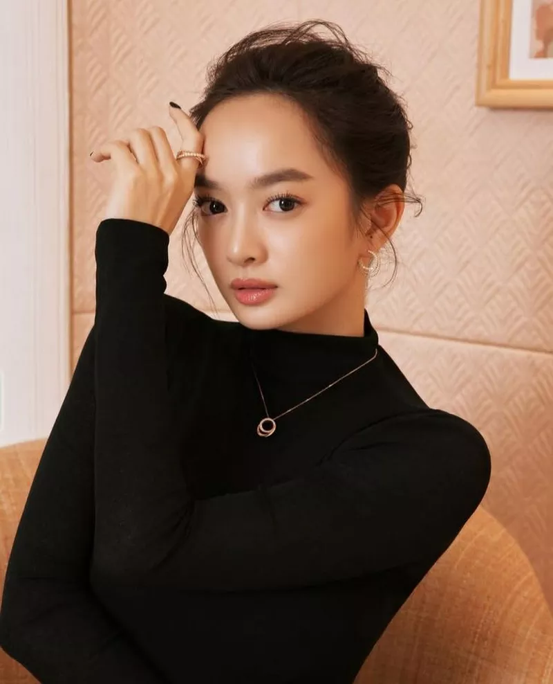 Ảnh Kaity Nguyễn cuốn hút với ánh mắt và thần thái đầy tự tin
