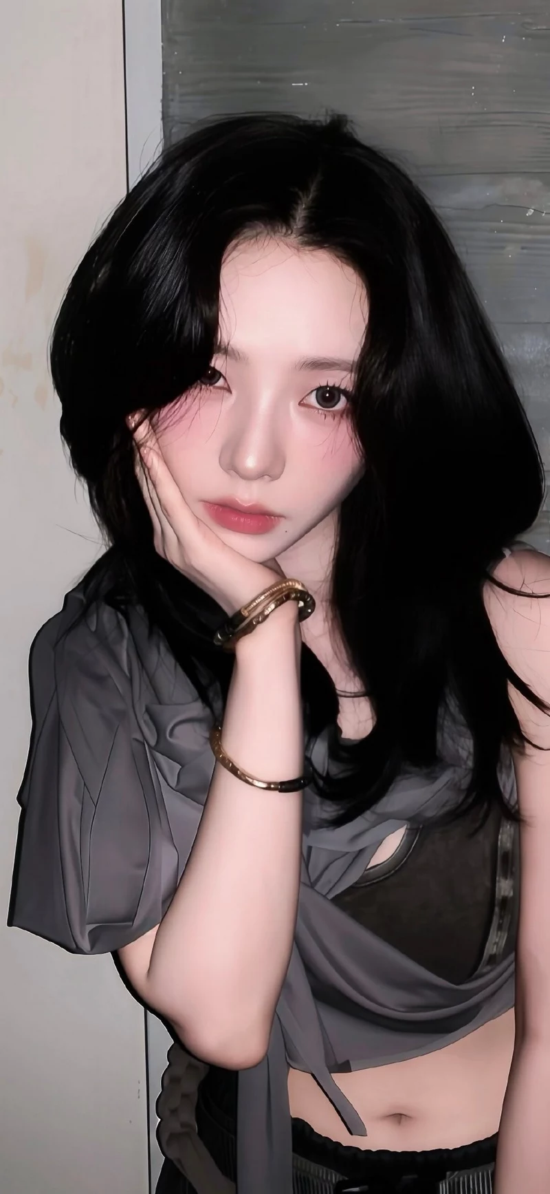 Ảnh Karina (aespa) Cùng Khoảnh Khắc Mỉm Cười Đầy Rạng Rỡ