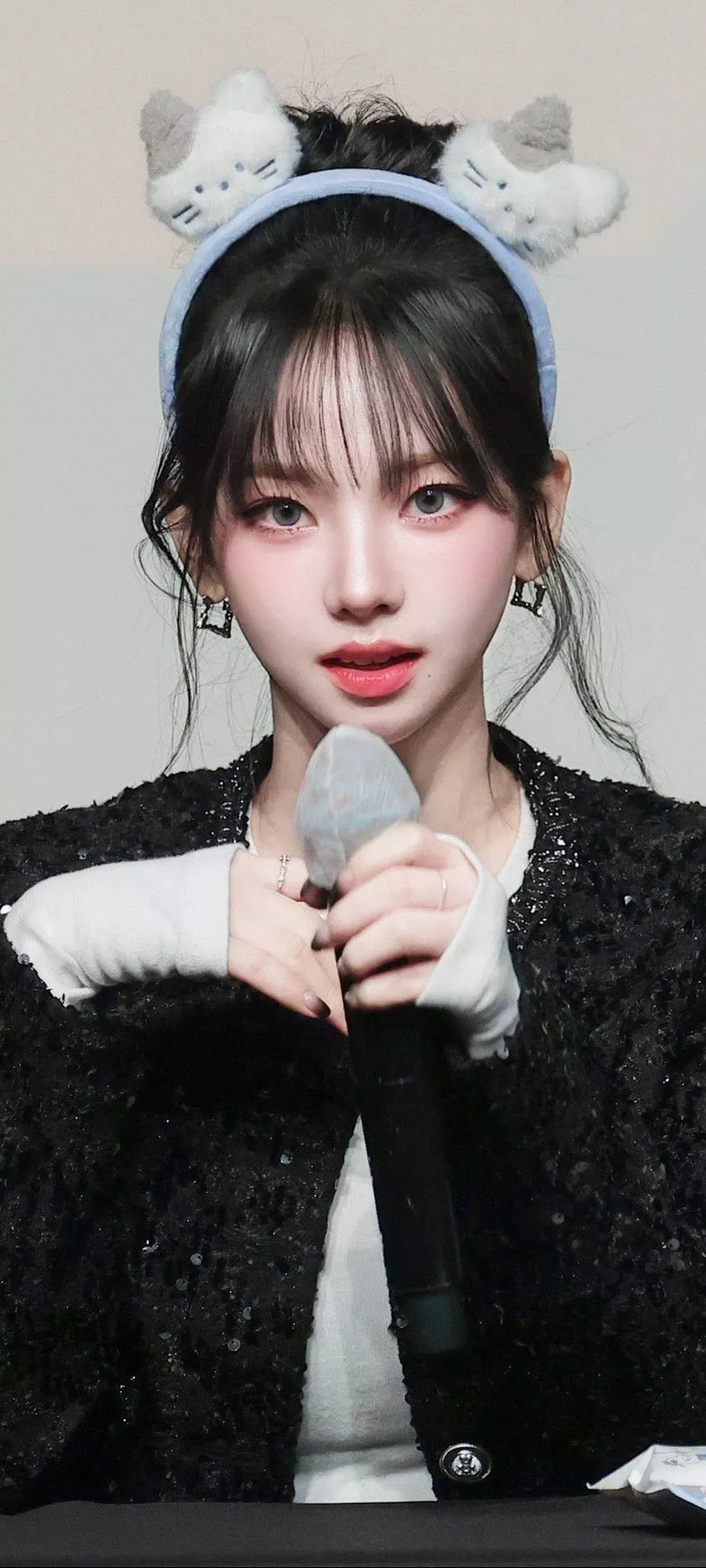Ảnh Karina (aespa) Trong Phong Cách Chụp Ảnh Thời Trang
