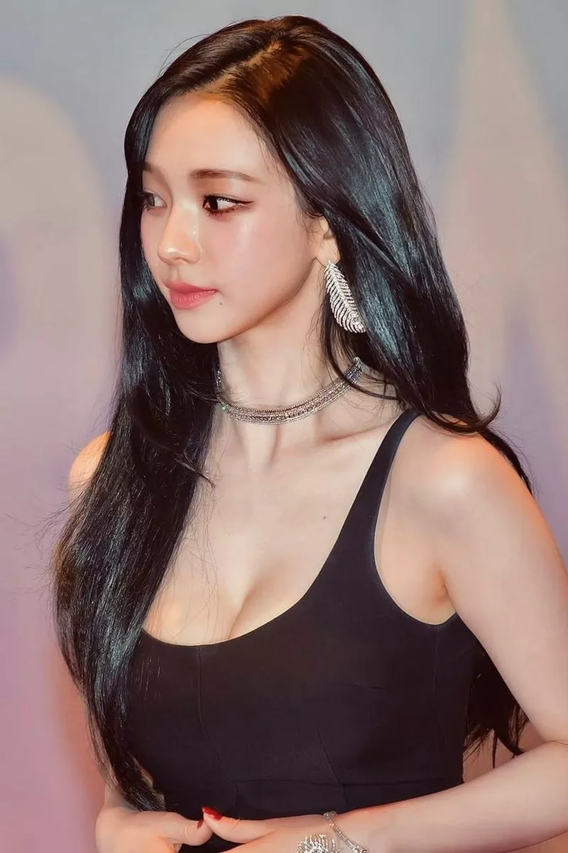 Ảnh Karina (aespa) Trong Tạo Hình Cá Tính Đầy Nổi Bật