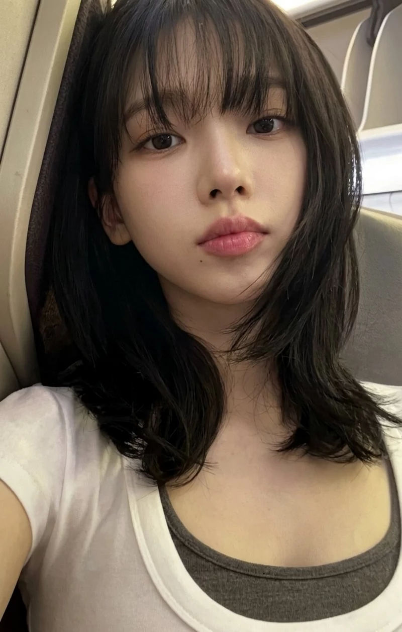 Ảnh Karina (aespa) Với Phong Cách Kpop Hiện Đại Và Thời Thượng