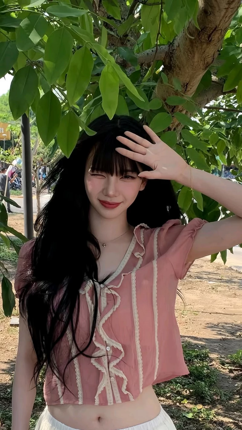 Ảnh Karina (aespa) Với Vẻ Đẹp Dịu Dàng Cùng Nụ Cười Tươi Tắn