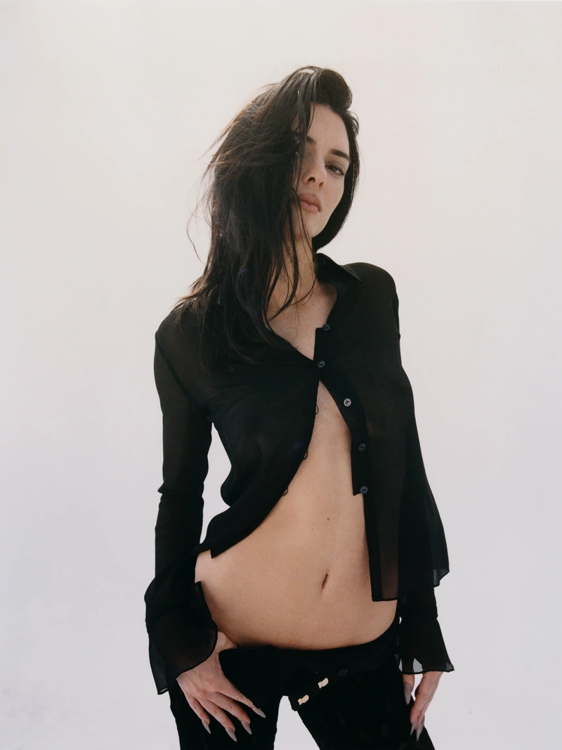 Ảnh Kendall Jenner Với Gu Thời Trang Cao Cấp Ấn Tượng