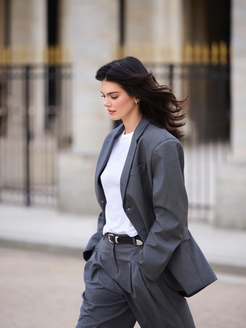 Ảnh Kendall Jenner Với Phong Cách Thời Trang Trẻ Trung