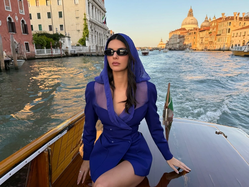 Ảnh Kendall Jenner Với Vẻ Ngoài Hiện Đại Và Sang Chảnh