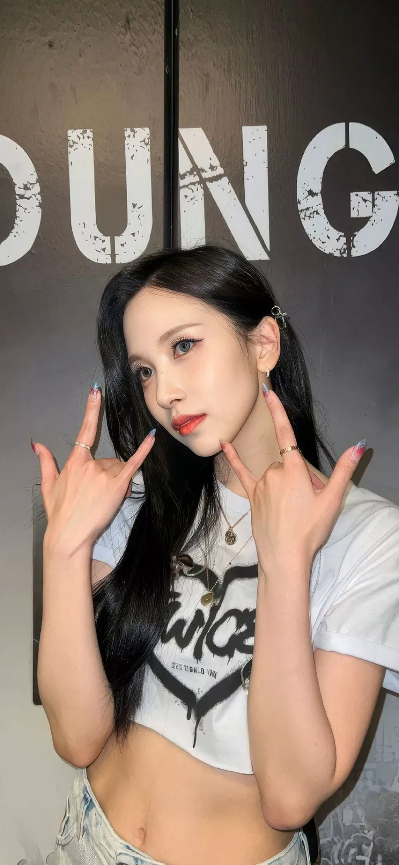 Ảnh Mina (TWICE) Trong Trang Phục Thời Trang Sang Trọng Ảnh Mina (TWICE) Trong Trang Phục Thời Trang Sang Trọng
