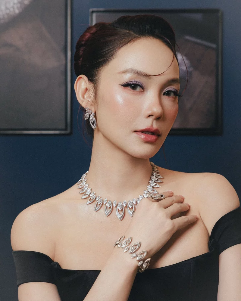 Ảnh Minh Hằng thanh lịch với vẻ đẹp tự nhiên và đầy cuốn hút