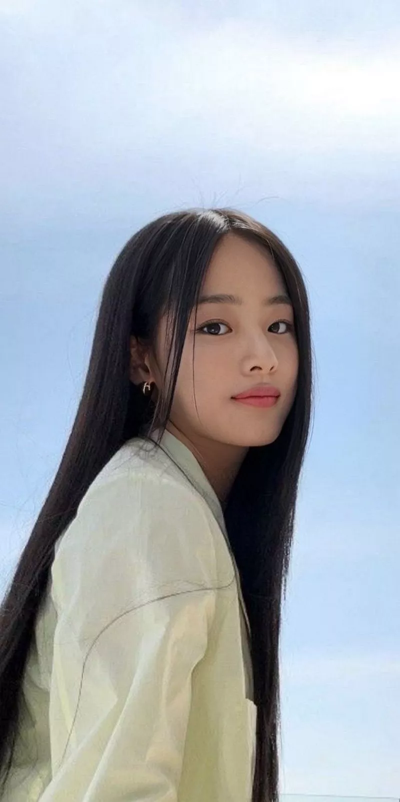 Ảnh Minji (NewJeans) Với Thần Thái Duyên Dáng Và Tươi Sáng Ảnh Minji (NewJeans) Với Thần Thái Duyên Dáng Và Tươi Sáng
