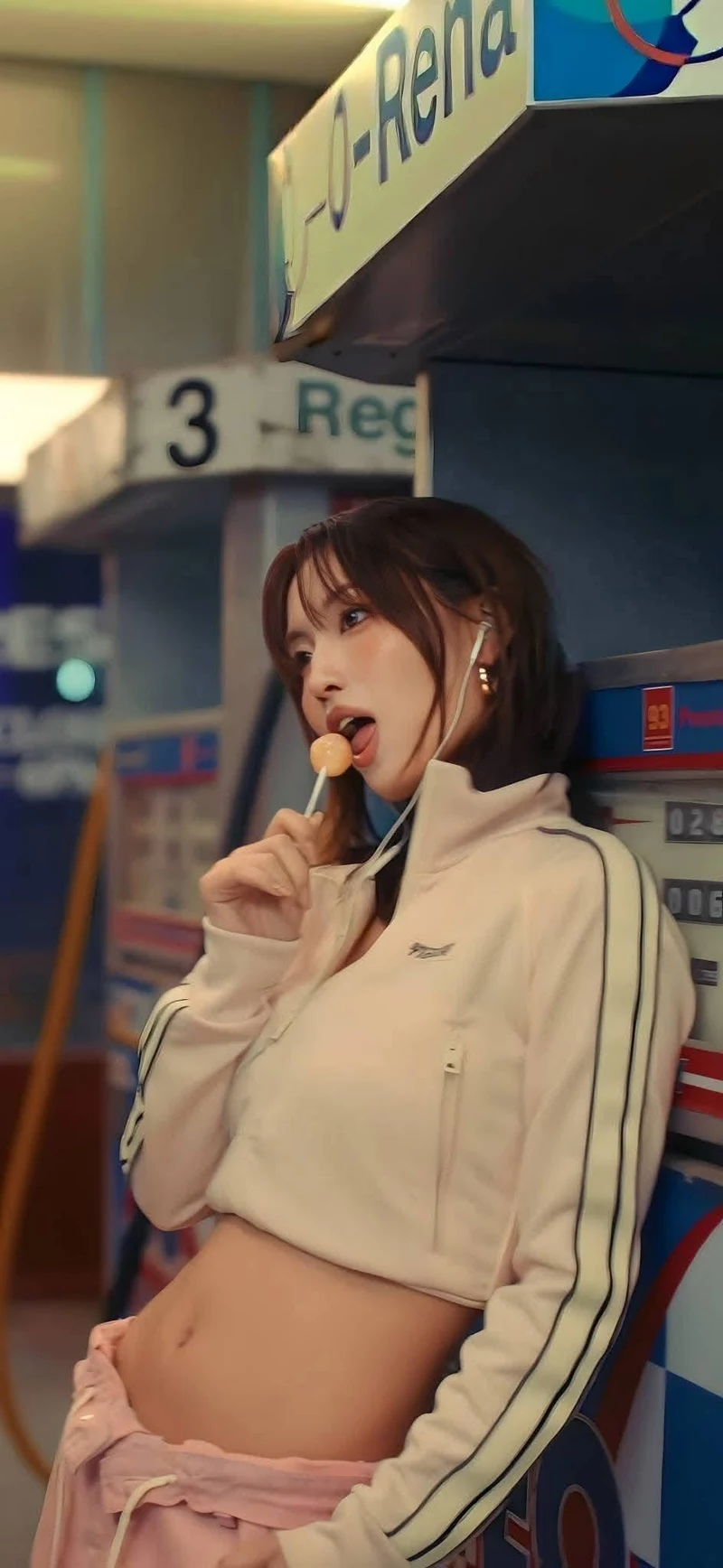 Ảnh Momo (TWICE) Trong Bộ Ảnh Thời Trang Đầy Cá Tính
