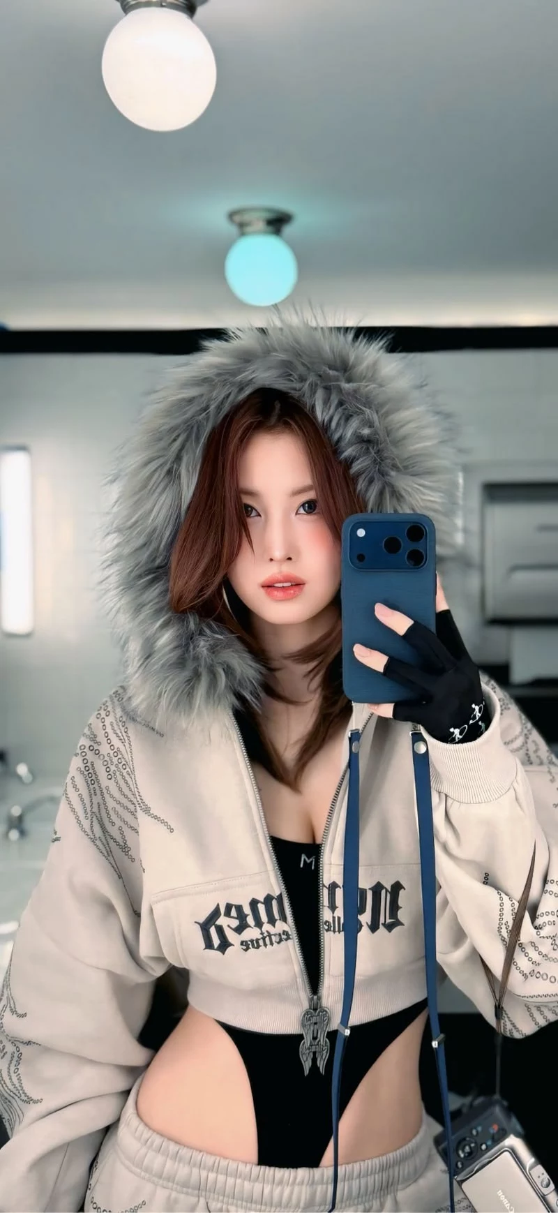 Ảnh Momo (TWICE) Trong Khoảnh Khắc Đời Thường Tự Nhiên