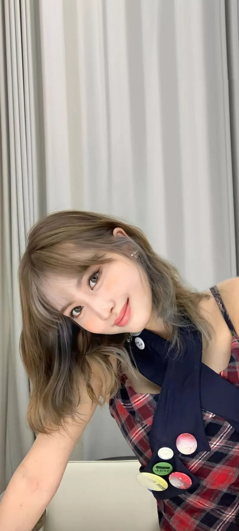 Ảnh Momo (TWICE) Trong Tạo Hình Nữ Tính Và Đầy Cuốn Hút