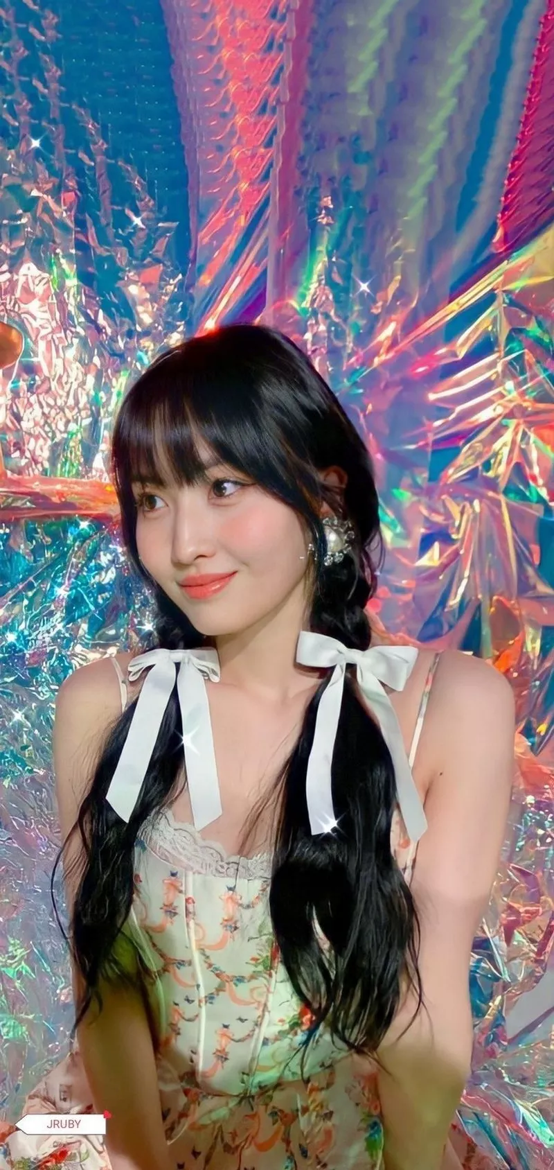 Ảnh Momo (TWICE) Với Phong Cách Trang Điểm Ấn Tượng