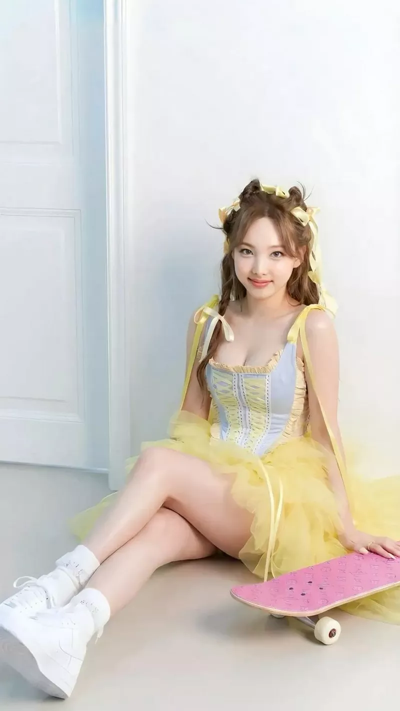 Ảnh Nayeon (TWICE) Trong Bộ Ảnh Thời Trang Đầy Cuốn Hút