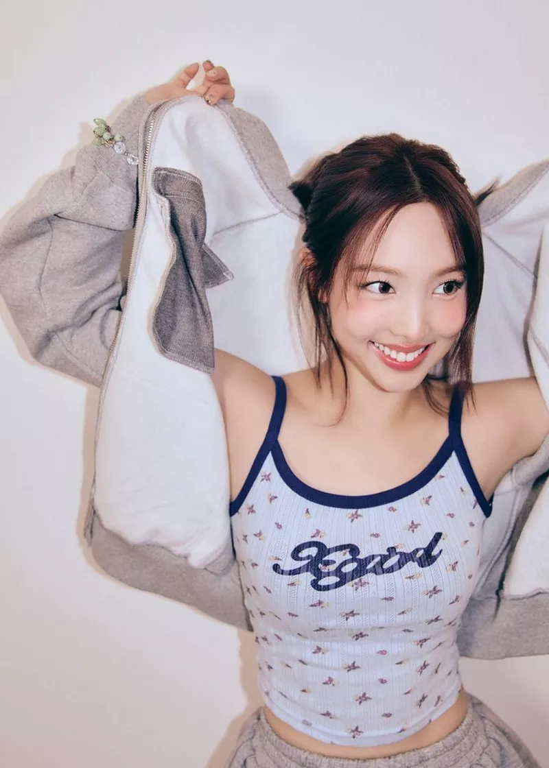Ảnh Nayeon (TWICE) Trong Phong Cách Chụp Ảnh Thời Trang