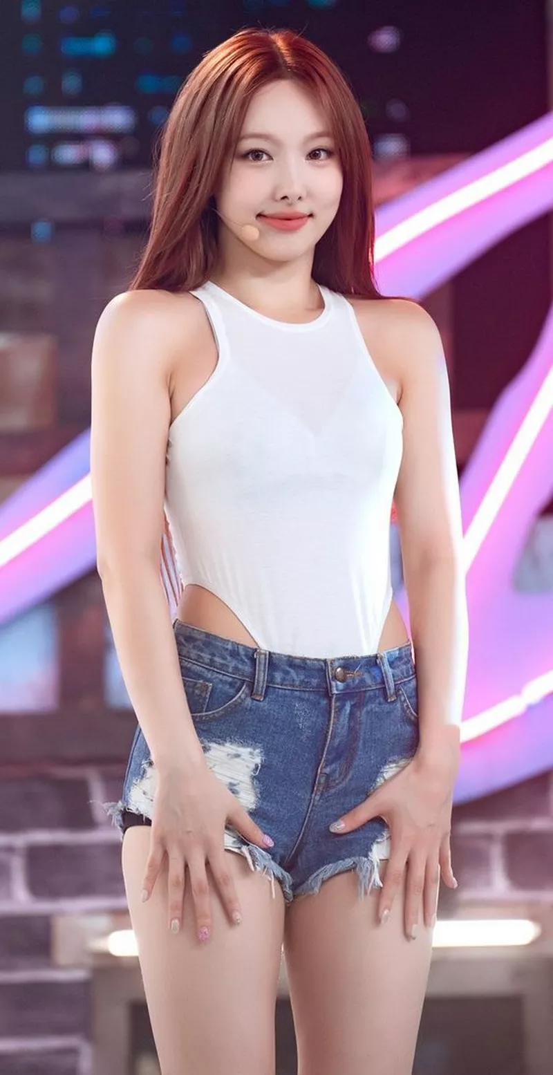 Ảnh Nayeon (TWICE) Trong Tạo Hình Ngọt Ngào Và Đáng Yêu