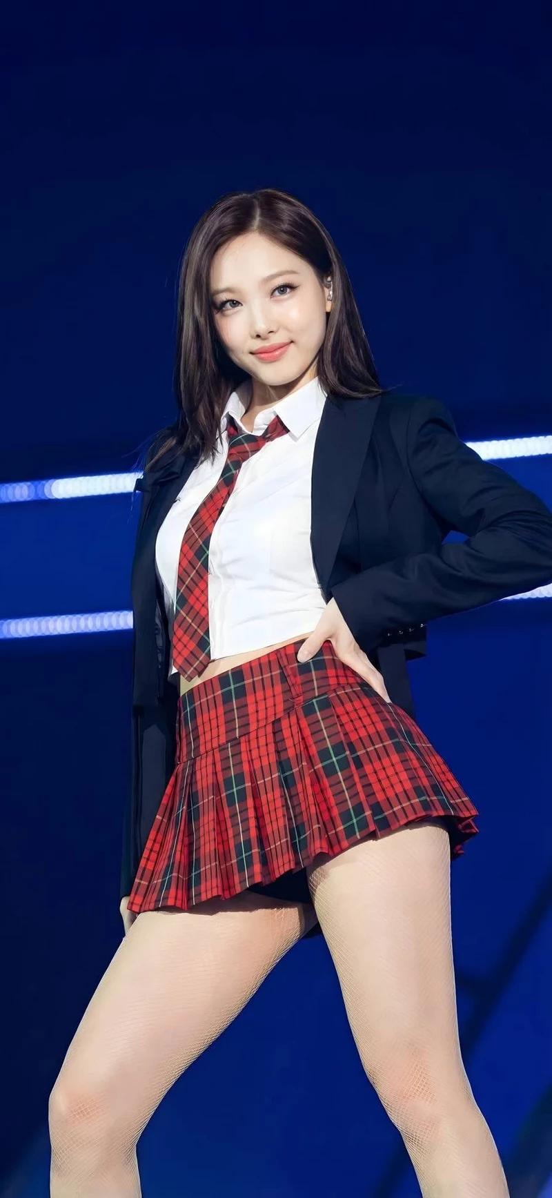 Ảnh Nayeon (TWICE) Với Tạo Hình Trẻ Trung Và Tươi Sáng