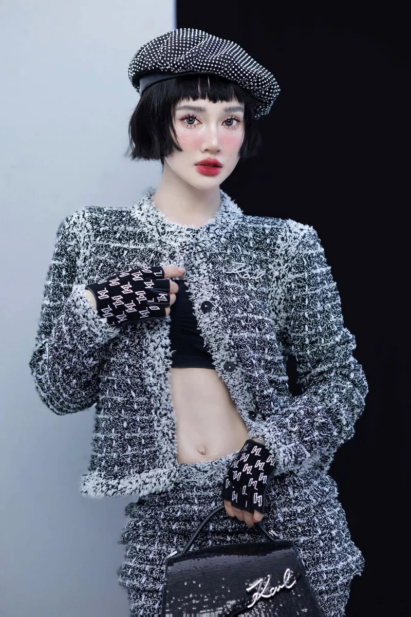 Ảnh Nhã Phương đầy thần thái trong khoảnh khắc tạo dáng trước ống kính