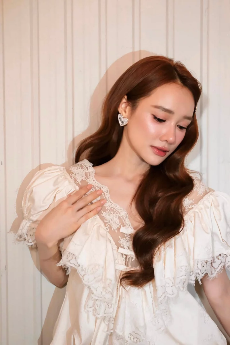 Ảnh Nhã Phương nổi bật giữa sự kiện với diện mạo sang trọng