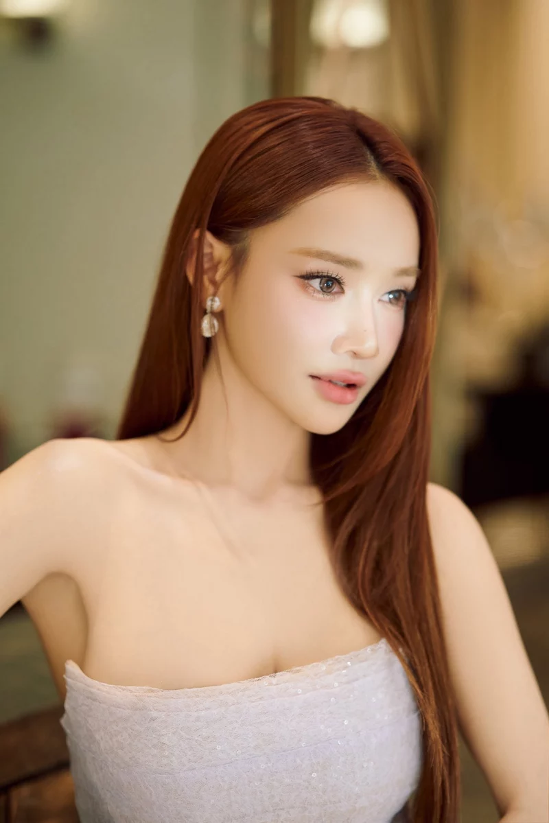 Ảnh Nhã Phương rạng rỡ trong những khoảnh khắc đáng nhớ trước máy ảnh