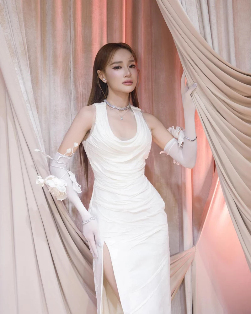 Ảnh Nhã Phương sang trọng với tạo hình thời trang tinh tế
