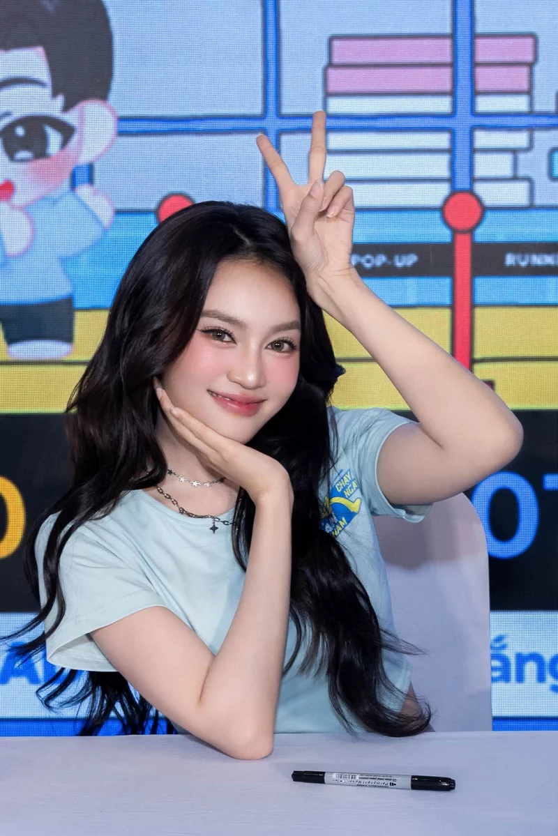 Ảnh Ninh Dương Lan Ngọc Thảm Đỏ Với Thần Thái Sang Trọng Và Cuốn Hút Ảnh Ninh Dương Lan Ngọc Thảm Đỏ Với Thần Thái Sang Trọng Và Cuốn Hút